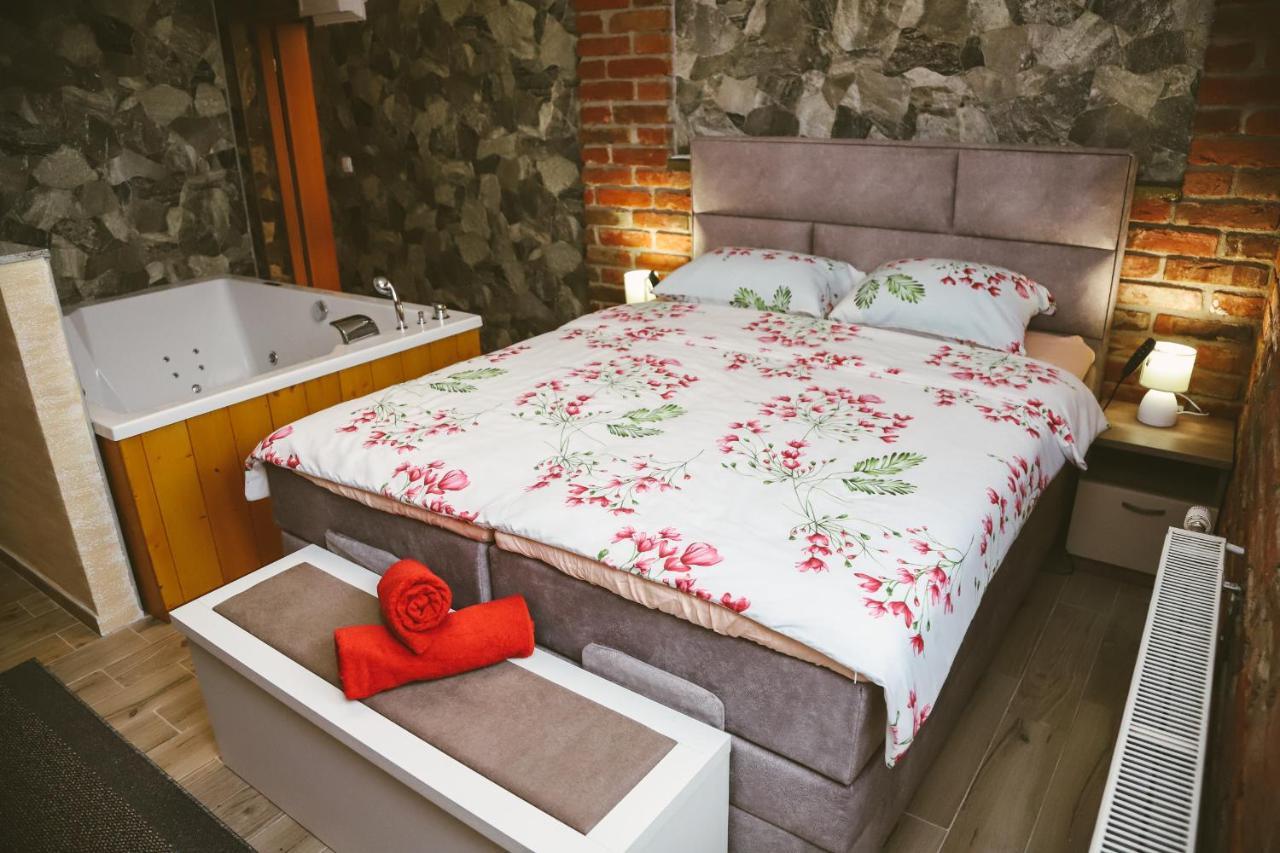 Hotel Zrinski 코프리브니차 외부 사진
